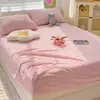 Lençol de Elástico de Veludo de Leite Versão Espessa Cobertor de Cama de Aquecimento Rápido de Três Segundos Fabricante Atacado Lençol de Elástico de Peça Única Personalização por Amostra Saia de Cama Cobertor de Cama