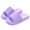Chinelos Antiderrapantes Eva para Banheiro Doméstico Masculino, Sandálias para Uso Externo, Novos Chinelos de Casal, Design de Onda com Sola Grossa