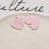 Pendientes DIY de aleación de pintura simple de nicho para todas las ocasiones, con palabra unilateral y corazón colgante, accesorios para el cabello de mujer, material para funda de teléfono, lote