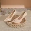 Tacones altos de hebilla en V color nude francés para mujer, plataforma impermeable, punta fina, tacón de aguja, zapatos de bajo nivel, temperamento elegante, zapatos para mujer versátiles