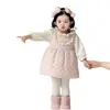2026 Colete de Lã Floral Princesa Outono/Inverno Nova Moda Vestido para Meninas Bebês Crianças Frete