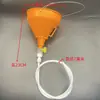 Vazamento de água, funil de coleta de água, vazamento de água de ar condicionado, vazamento de água na casa, tubo de coleta de água de condensado, aquecedor de água pingando, pequeno tubo de coleta de água