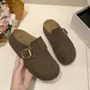 Pantuflas Birkenstock de cuero con suela gruesa para mujer, nuevo estilo vintage de otoño, mules cerrados extremadamente cómodos para calzar sin cordones.