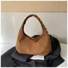 Cross2026 Otoño Nuevo Bolso de Hombro de Alto Valor con Remaches Moderno para el Trabajo y el Viaje Bolso de Axila para Mujer