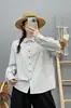 Coleção Outono 2026 Estilo Japonês Fresco e Simples Bolso Nó Bordado Cardigã Feminino Manga Longa Camisa Listrada