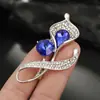 Pin de oso de aleación de alta gama de moda estilo coreano con incrustaciones de diamantes, broche de corsage de Cala Loto de personalidad, hebilla de bufanda de seda versátil, accesorios de cristal