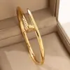 Pulsera de Uñas Clásica de Cuatro Hojas de Moda y Versátil de Venta Caliente Transfronteriza Pulsera de Uñas Clásica de Alta Gama para Mujer