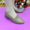 Producto popular de comercio exterior transfronterizo: Nuevos mocasines de punta para mujer, zapatos bajos versátiles de estilo francés de piel con suelas blandas y piel suave, adecuados para madres