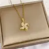 Collar de Molino de Viento Pequeño Giratorio con un Toque de Lujo, Cadena para Clavícula Microincrustada en Cobre, Gargantilla de Trébol de Cuatro Hojas Giratorio para Mujeres, Diseño de Nicho