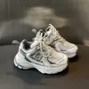Zapatillas Casuales para Correr para Niños Verano 2025 Nuevo Estilo Tenis Gruesos para Niñas Zapatos Deportivos para Niños Medianos y Grandes Zapatillas de Correr Estilo Coreano para Niños