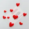 Imán de Refrigerador con Forma de Corazón Rojo de Dibujos Animados Resina Creativo Pegatina para Pared de Fotos Versión Blanco y Negro Pegatina Decorativa para Cocina del Hogar