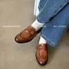 Fivela de cinto sapatos pequenos de couro femininos sapatos polidos retrô primavera novo sapatos totalmente em couro bico redondo salto baixo boca profunda para mulheres