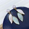 Pendientes de Perla de Agua Dulce Natural de Venta Caliente de Otoño para Mujer, Diseño de Borla y Hoja, Pendientes de Aro Elegantes y Frescos, Pendientes de Botón de Plata S925 para Mujer