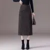 Falda midi a cuadros retro estilo francés para mujer, nueva colección otoño 2026, de cintura alta, fluida, con abertura, corte recto y diseño que realza la figura
