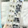 Presilha de cabelo de rede com letra MIN e borboleta cravejada de diamantes chique, presilha de tubarão doce e feminina para franja e cabelo lateral