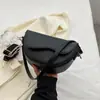 Bolsa Pequena Texturizada para Mulheres 2024 Nova Popular Retro Versátil Bolsa Transversal Moda Bolsa de Ombro Sob o Braço Bolsa Quadrada Pequena