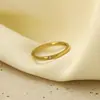 Versátil Anel Popular Quente de Aço Titânio Banhado a Ouro 18K 316 Zircônia Europeia e Americana Anel de Casamento de Aço Inoxidável Joias Modernas para Mulheres