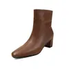 Botas de Cano Curto com Salto Grosso de Couro Bovino de Primeira Camada para Mulheres Botas Individuais Outono e Inverno Novas Botas de Moda com Bico Quadrado e Fácil de Calçar de Couro Genuíno Botas de Cano Curto com Salto Médio para Mulheres