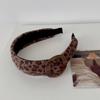 Faixa de Cabelo Maillard de Outono com Estampa de Leopardo Larga para Mulheres com Coroa Alta, Acessório de Cabelo para Uso Diário