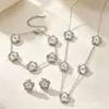 Collar de Acero de Titanio con Flor de Cinco Pétalos Estilo Lujo Ligero para Mujer, Pulsera de Trébol de Cuatro Hojas Lucky con Láser Resistente al Desgaste, Set para Mujer