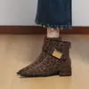 Botas de Cano Curto Femininas Bico Fino Mais Vendidas Chegada Nova Inverno 2026 Super Bonitas Fivela de Metal Salto Bloco Versátil Temperamento Moda Botas Femininas