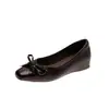 Sapatos Confortáveis de Couro Genuíno com Sola Macia para Mulheres Baixo Corte Adequados para Saias Sapatilhas Sapatos de Festa Slip-on Pessoa Preguiçosa Deslocamento Sapatos Pequenos de Couro
