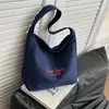 Bolsos Pequeños Populares de Este Año para Mujer 2025 Nueva Moda Bolso Bandolera de Hombro Único Versátil Bolso de Cubo Bandolera con Letras