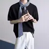 Camiseta de Manga Corta con Cuello Patchwork para Hombre, Nueva Tendencia Verano 2026 Diseño de Marca con Cinta, Corte Holgado, Top de Media Manga de Nicho