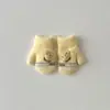 Guantes Coreanos para Niños Qiunan Invierno Nuevo Estilo Ins Lindo Oso Manoplas a Prueba de Frío Cálidos Colgantes para Cuello de Bebé Venta al por Mayor