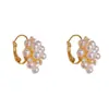 Brincos Únicos de Design de Moda com Buquê de Pérolas e Fechos Elásticos, Femininos, Simples, Luxo Leve, Delicados, Versáteis Novos Argolas