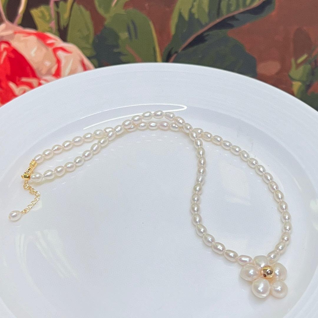 天然淡水巴洛克珍珠项链女简约轻奢高级感花朵吊坠锁骨