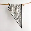 Nuevo Chal Multifuncional con Estampado Floral Sencillo para Mujer, Bufanda Triangular Versátil, Bufanda de Cuello Profesional de Sarga con Sensación Fresca, Bufanda de Seda
