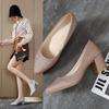Verano 2023 nuevo estilo coreano boca baja punta afilada tacón grueso tacón medio versátiles zapatos de una sola capa para mujer zapatos de club nocturno trabajo