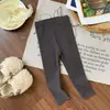 Pantalones de base de azúcar de pera para niños, niñas, estilo nuevo de otoño, pantalones de yoga elegantes para niños, pantalones largos, pantalones de otoño para bebé clase A