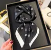 Bufanda de Seda Estampada Sencilla y Elegante, Chal Versátil de Alta Gama, Pañuelo para el Cuello con Protección Solar, Pañuelo Cuadrado Pequeño, Pañuelo para la Cabeza, Pañuelo para Mujer