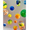 Pintura Acrílica Creativa Marmoleado Transparente Globo Bobo Decoración de Escena para Evento de Apertura de Centro Comercial