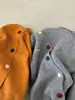 2026 Año Nuevo Rojo Caballo Pequeño Bordado Cuello Redondo Cardigan Tejido Mujer Invierno Versátil Holgado Cálido Suéter para Superponer 333