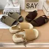 Sandalias de gamuza y pelo estilo coreano, nuevos zapatos de mujer otoño 2026, sandalias versátiles de nicho abiertas con peluche, tipo slip-on