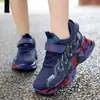 7998 Zapatos Deportivos al por Mayor para Niños de Comercio Exterior Zapatos de Primavera Verano para Niños Grandes Zapatos de Moda Zapatos de Tejido Volador Superficie Vacía Nueva para Niños