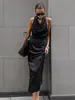 Vestido Preto de Gola Alta com Caimento Estilo Europeu e Americano para Mulheres Maduras, Vestido Elegante de Cetim com Ajuste na Cintura para Outono