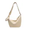 Bolso de hombro de gran capacidad, bolso de cuero suave para mujer bajo el brazo, nuevo diseño con un estilo único, bolso bandolera de correa ancha, bolso casual con forma de dumpling