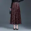 Saia plissada de couro PU, saia de comprimento médio que afina a silhueta, novo estilo outono e inverno, cintura elástica, saia plissada em linha A com bom caimento, saia de cintura alta para o dia a dia para mulheres