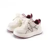 Zapatillas para niñas, nueva colección primavera/otoño 2026, calzado infantil, zapatillas deportivas casuales para niños mayores, zapatillas blancas versátiles para niños