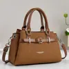 Bolso Bandolera Personalidad 2025 Bolso de Mano para Mujer Moda Tendencia Bolso de Hombro Simple Nuevo Versátil Bandolera Versión Coreana