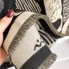 Manta Europeia e Americana Outono e Inverno Lenço Atmosférico Feminino Imitação de Caxemira High-End Lenço com Estampa de Gato com Manta