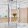 Manija de Puerta de Vidrio de Acero Inoxidable Manija Envainada en Cuero Caja de Hotel Manija de Puerta Doble de Madera Maciza Negra Personalizada