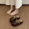 Nuevas Zapatillas Planas Retro de Moda Primavera/Verano 2026 Estilo Celebridad de Internet con Correa de Botón Lujo Ligero Cómodas Cubre-dedos