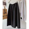 Saia Midi de Lã com Corte Tridimensional, Linha A Ampla, Efeito Guarda-Chuva, Modelagem que Esconde e Emagrece, Seda de Amora + Caxemira
