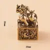 Tesoro de Latón Sello de León Tesoro Mango de Mano Sello de Bestias Divinas Cuatro Decoración de Escritorio para el Hogar Mascota de Té Adornos Pequeños