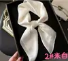 Diadema Elegante Sencilla para Mujer con Decoración para Camisa Bufanda Profesional Color Sólido Satén de Seda Artificial Gasa Bufanda Cuadrada de 70cm